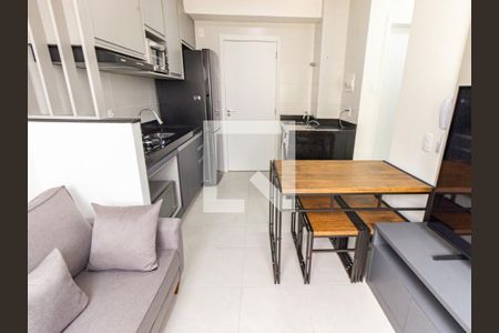 Sala/Cozinha de apartamento para alugar com 2 quartos, 33m² em Vila Cláudia, São Paulo