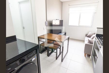 Sala/Cozinha de apartamento para alugar com 2 quartos, 33m² em Vila Cláudia, São Paulo