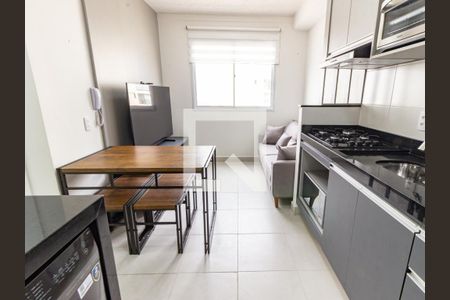 Sala/Cozinha de apartamento para alugar com 2 quartos, 33m² em Vila Cláudia, São Paulo