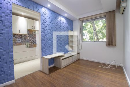 Sala de apartamento para alugar com 2 quartos, 55m² em Jardim Itu, Porto Alegre