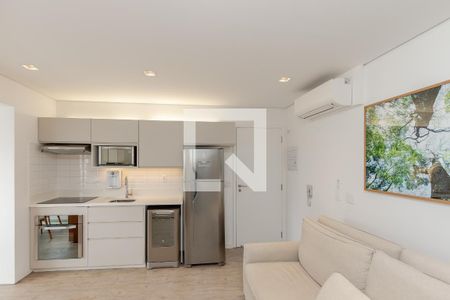 Sala/Cozinha de apartamento para alugar com 1 quarto, 43m² em Cidade Monções, São Paulo