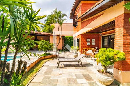 Casa à venda com 540m², 5 quartos e 2 vagas Casa à venda com 540m², 5 quartos e 2 vagasÁrea externa