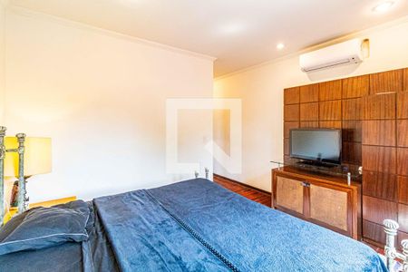 Casa à venda com 540m², 5 quartos e 2 vagas Casa à venda com 540m², 5 quartos e 2 vagasSuite 01