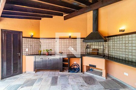 Casa à venda com 540m², 5 quartos e 2 vagas Casa à venda com 540m², 5 quartos e 2 vagasChurrasqueira