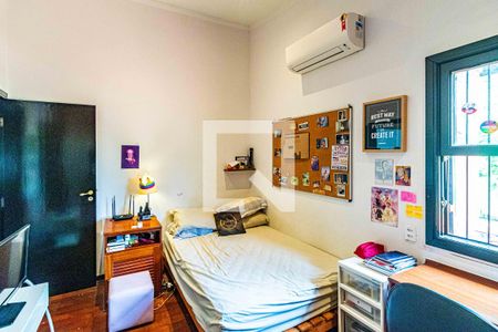Casa à venda com 540m², 5 quartos e 2 vagas Casa à venda com 540m², 5 quartos e 2 vagasSuite 03