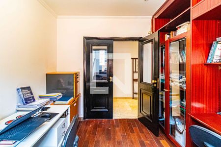 Casa à venda com 540m², 5 quartos e 2 vagas Casa à venda com 540m², 5 quartos e 2 vagasEscritório