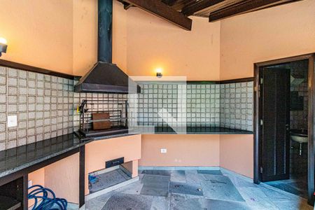 Casa à venda com 540m², 5 quartos e 2 vagas Casa à venda com 540m², 5 quartos e 2 vagasChurrasqueira