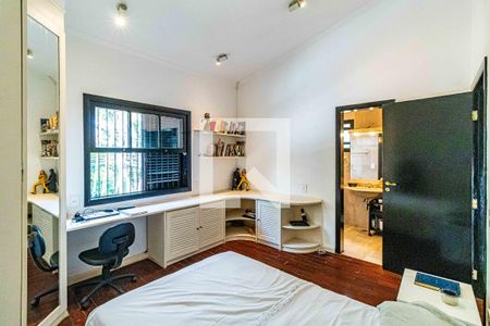Casa à venda com 540m², 5 quartos e 2 vagas Casa à venda com 540m², 5 quartos e 2 vagasSuite 04