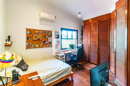 Casa à venda com 540m², 5 quartos e 2 vagas Casa à venda com 540m², 5 quartos e 2 vagasSuite 03