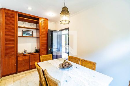 Casa à venda com 540m², 5 quartos e 2 vagas Casa à venda com 540m², 5 quartos e 2 vagasCopa