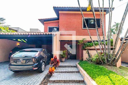 Casa à venda com 540m², 5 quartos e 2 vagas Casa à venda com 540m², 5 quartos e 2 vagasEntrada
