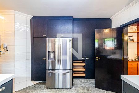 Casa à venda com 540m², 5 quartos e 2 vagas Casa à venda com 540m², 5 quartos e 2 vagasCozinha