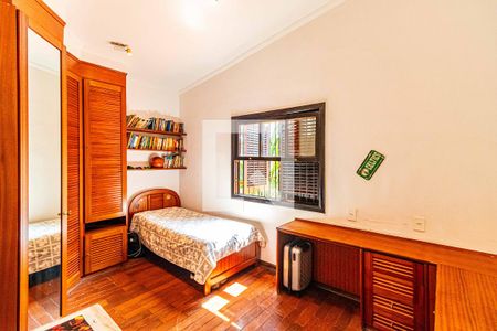 Casa à venda com 540m², 5 quartos e 2 vagas Casa à venda com 540m², 5 quartos e 2 vagasSuite 02