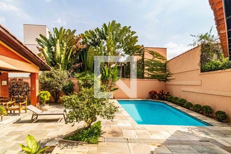 Casa à venda com 540m², 5 quartos e 2 vagas Casa à venda com 540m², 5 quartos e 2 vagasPiscina