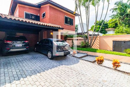Casa à venda com 540m², 5 quartos e 2 vagas Casa à venda com 540m², 5 quartos e 2 vagasGaragem