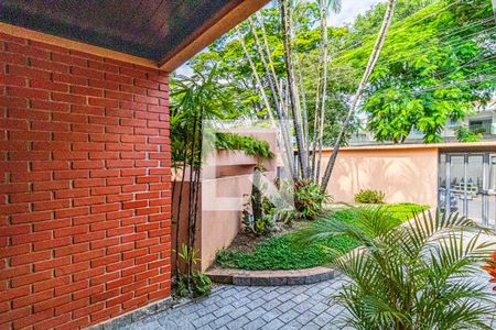 Casa à venda com 540m², 5 quartos e 2 vagas Casa à venda com 540m², 5 quartos e 2 vagasJardim