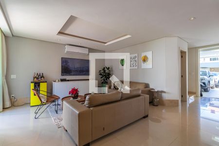 Casa de condomínio à venda com 320m², 4 quartos e 4 vagasSala