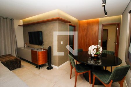 Sala de apartamento à venda com 2 quartos, 72m² em Funcionários, Belo Horizonte