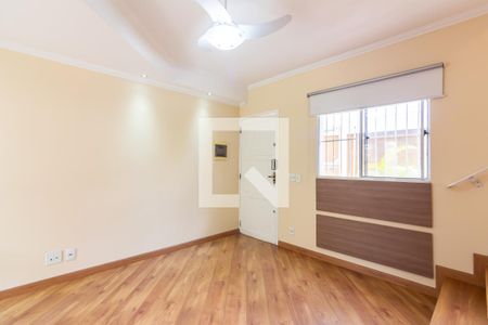 Sala  de casa à venda com 2 quartos, 134m² em Vila Yara, Osasco