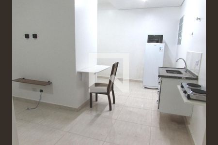 Sala/Quarto/Cozinha  de kitnet/studio para alugar com 2 quartos, 28m² em Vila Sonia, São Paulo