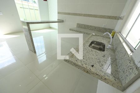 Sala/Cozinha de casa para alugar com 3 quartos, 132m² em Parque das Paineiras (1,2,3 E 4 Etapa), Goiânia