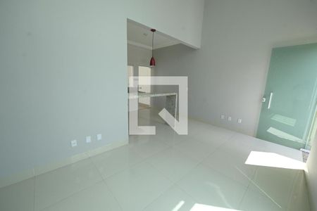 Sala/Cozinha de casa para alugar com 3 quartos, 132m² em Parque das Paineiras (1,2,3 E 4 Etapa), Goiânia