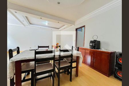 Casa de condomínio para alugar com 350m², 4 quartos e 4 vagasSala
