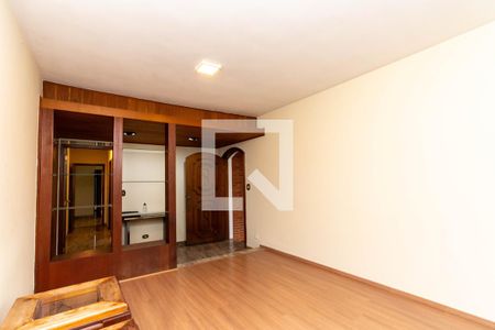 Casa à venda com 257m², 3 quartos e 3 vagasSala