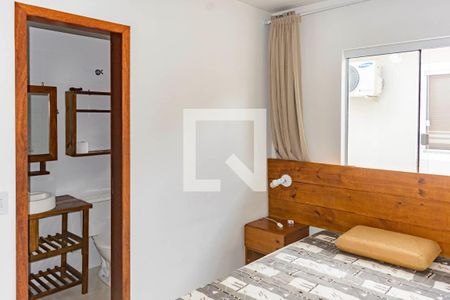 Suíte - Dormitório de apartamento para alugar com 2 quartos, 67m² em Ingleses do Rio Vermelho, Florianópolis