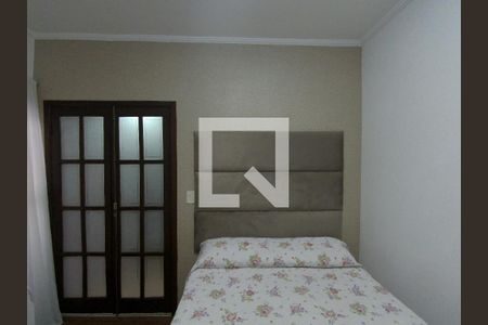 Quarto Suíte/ Porta acesso ao closet de casa à venda com 3 quartos, 100m² em Vila Milton, Guarulhos