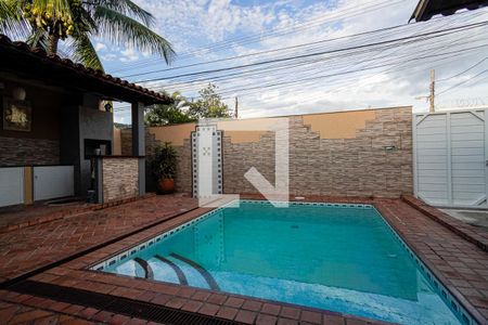 Sala de casa à venda com 3 quartos, 200m² em Serra Grande, Niterói
