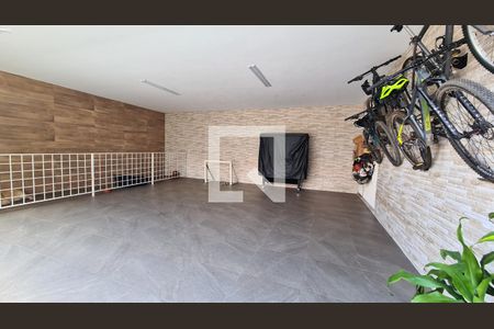 Casa à venda com 286m², 4 quartos e 4 vagas Casa à venda com 286m², 4 quartos e 4 vagasGaragem