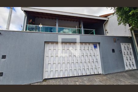Casa à venda com 286m², 4 quartos e 4 vagas Casa à venda com 286m², 4 quartos e 4 vagasFachada