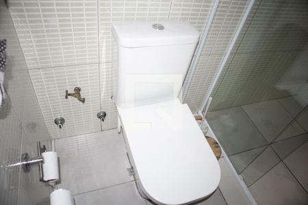 Banheiro do Quarto 1 de casa para alugar com 3 quartos, 500m² em Parque Edu Chaves, São Paulo