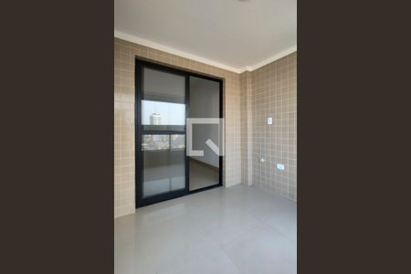 Sacada Sala de apartamento para alugar com 2 quartos, 67m² em Nova Mirim, Praia Grande