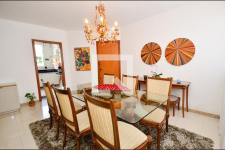 Sala de apartamento para alugar com 3 quartos, 100m² em Sagrada Família, Belo Horizonte