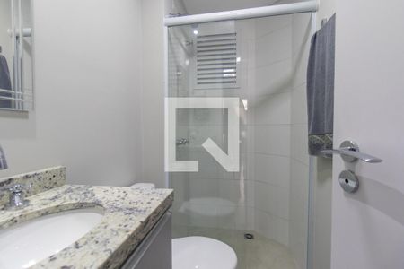 Banheiro da Suite de apartamento para alugar com 1 quarto, 38m² em Centro, Curitiba