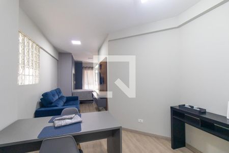 Sala de apartamento para alugar com 1 quarto, 38m² em Centro, Curitiba