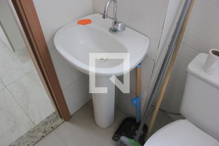 Lavabo de apartamento para alugar com 2 quartos, 45m² em Vila Galvão, Guarulhos
