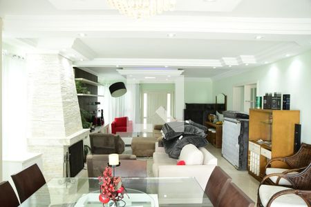 Casa de condomínio para alugar com 250m², 3 quartos e 4 vagasSala