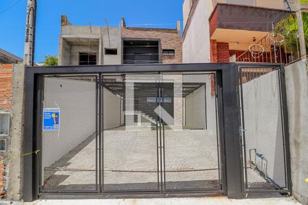 Casa à venda com 210m², 3 quartos e 4 vagas Casa à venda com 210m², 3 quartos e 4 vagasFachada