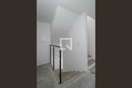 Casa à venda com 210m², 3 quartos e 4 vagas Casa à venda com 210m², 3 quartos e 4 vagasEscada corredor quartos