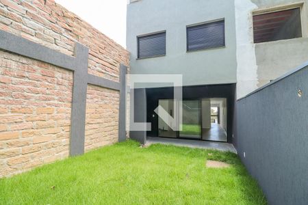 Casa à venda com 210m², 3 quartos e 4 vagas Casa à venda com 210m², 3 quartos e 4 vagasQuintal