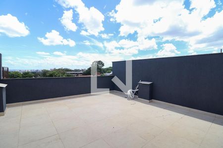 Casa à venda com 210m², 3 quartos e 4 vagas Casa à venda com 210m², 3 quartos e 4 vagasTerraço frente