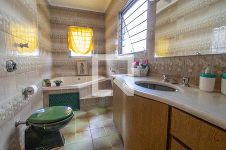 Casa à venda com 310m², 3 quartos e 4 vagas Casa à venda com 310m², 3 quartos e 4 vagasBanheiro da Suíte 2