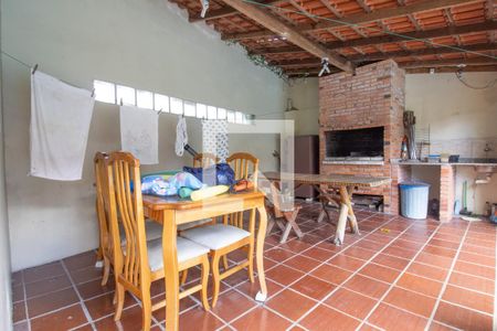 Casa à venda com 310m², 3 quartos e 4 vagas Casa à venda com 310m², 3 quartos e 4 vagasChurrasqueira