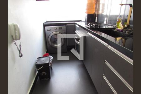 Cozinha  de apartamento à venda com 2 quartos, 42m² em Jardim Boa Vista (zona Oeste), Osasco