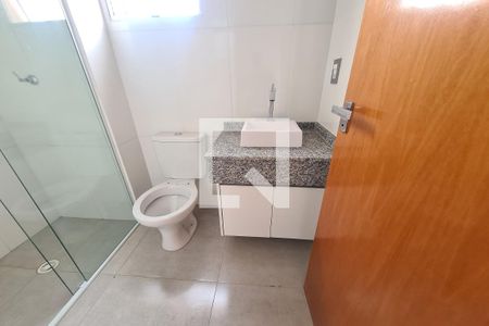 Banheiro de apartamento para alugar com 1 quarto, 35m² em Vila Margarida, São Paulo