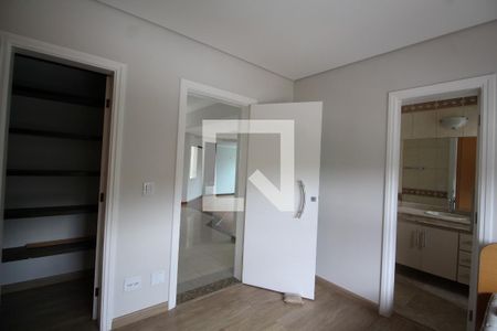 Apartamento para alugar com 264m², 4 quartos e 4 vagas Apartamento para alugar com 264m², 4 quartos e 4 vagasSuite 4