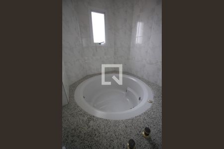 Apartamento para alugar com 264m², 4 quartos e 4 vagas Apartamento para alugar com 264m², 4 quartos e 4 vagasBanheiro da Suíte 3